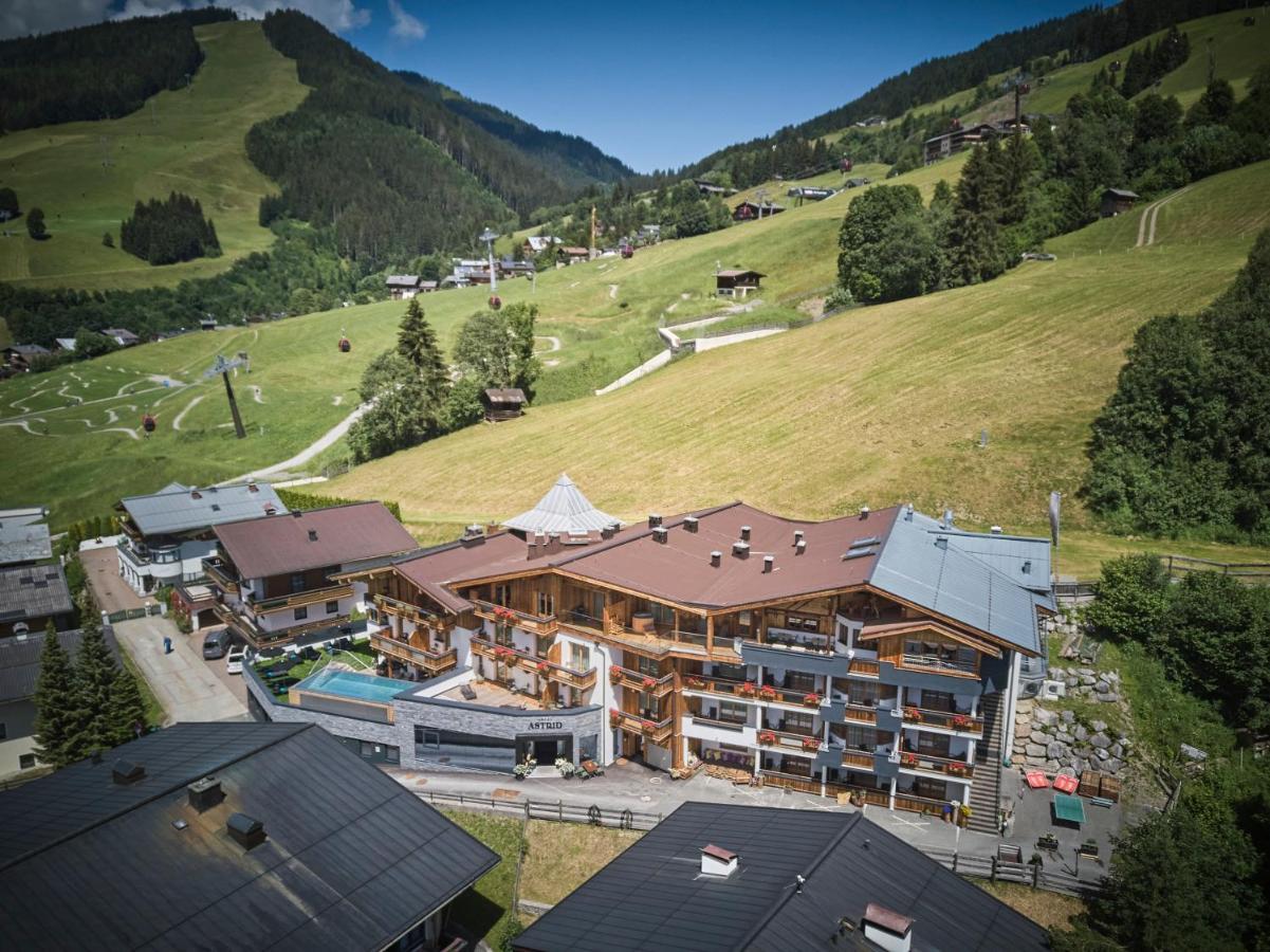 Hotel Astrid - Inklusive Kostenfreier Jokercard Saalbach-Hinterglemm Exterior foto